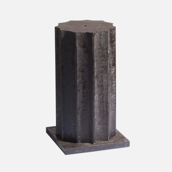 Gesteck und Kranzsäule - dunkles Metall